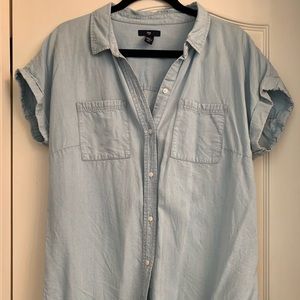 GAP button up chambray top
